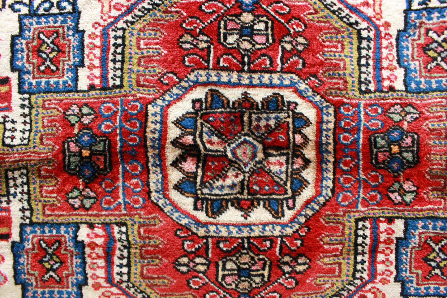 ペルシャ絨毯 ハマダン産 Accent Rug (148cm×118cm)049