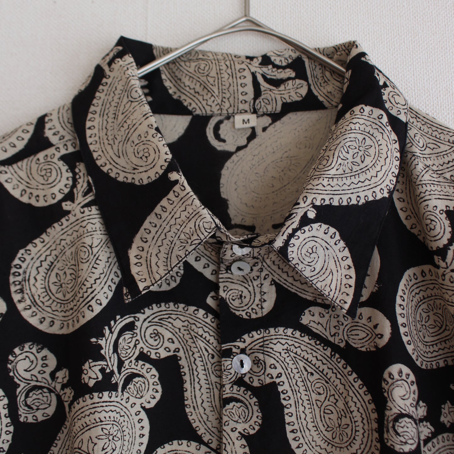BLACK Paisley
