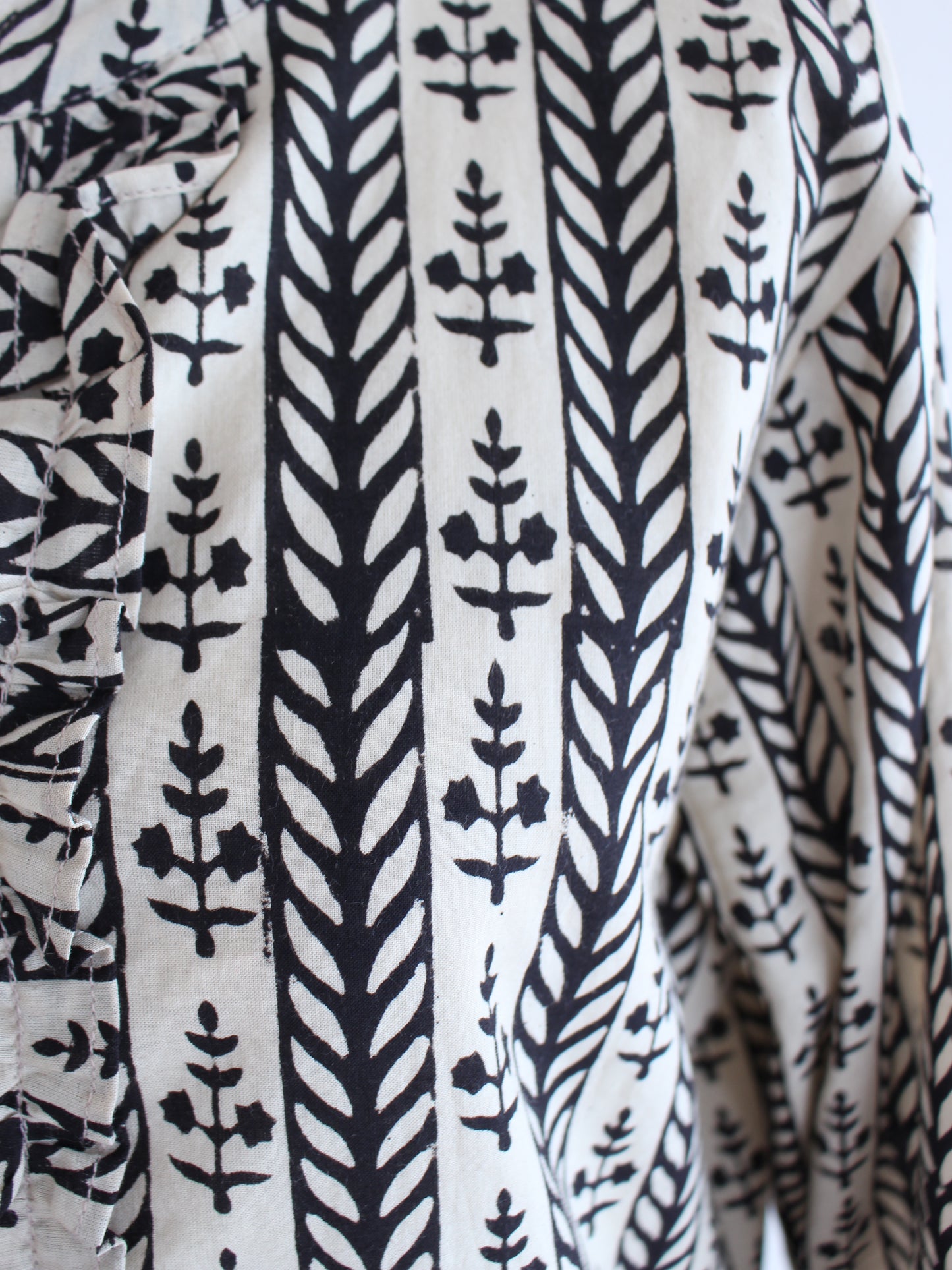 【キナリブラック】大人上品フリルワンピース