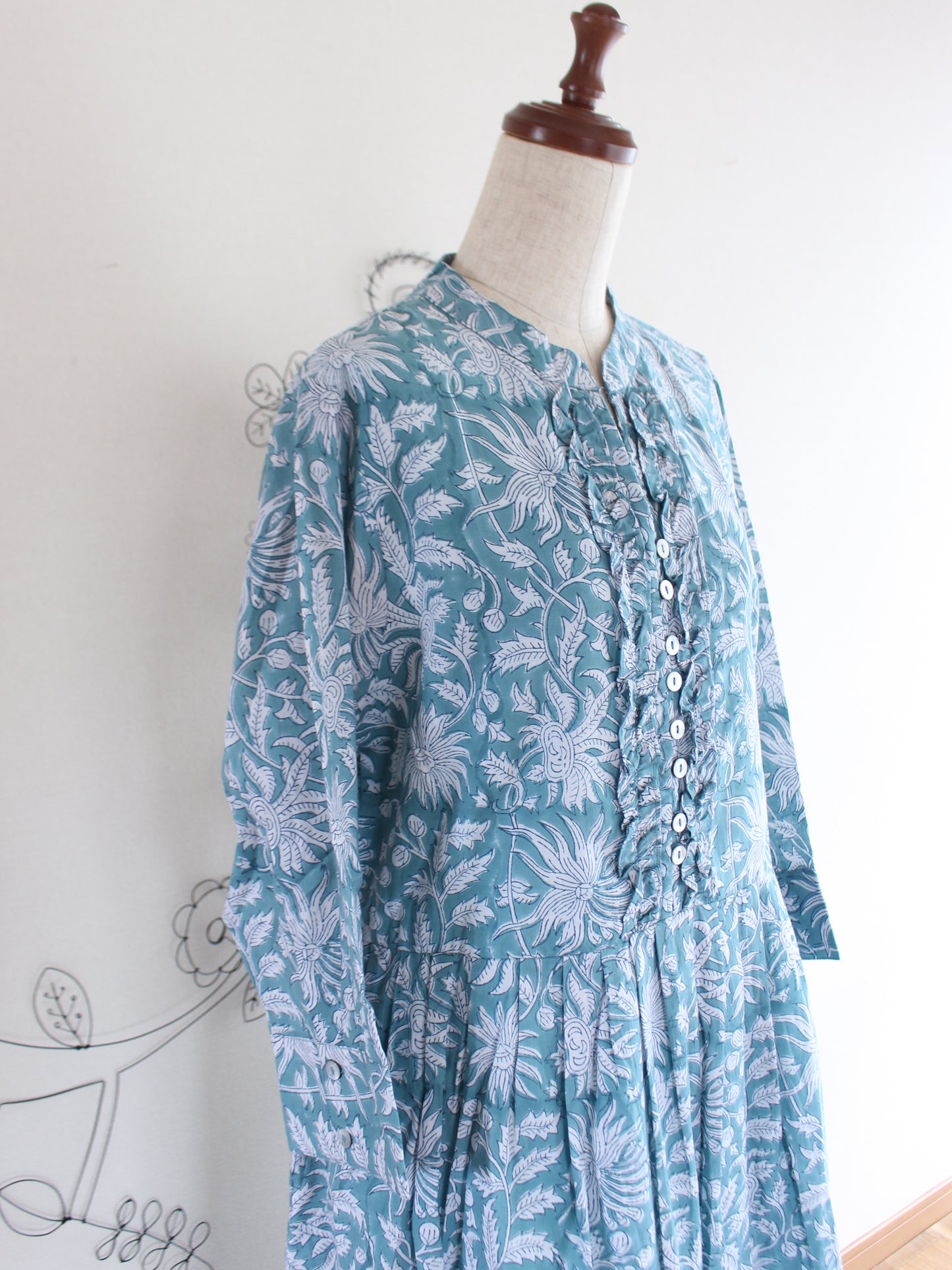 【ライトグリーン】大人の上品フリルワンピース