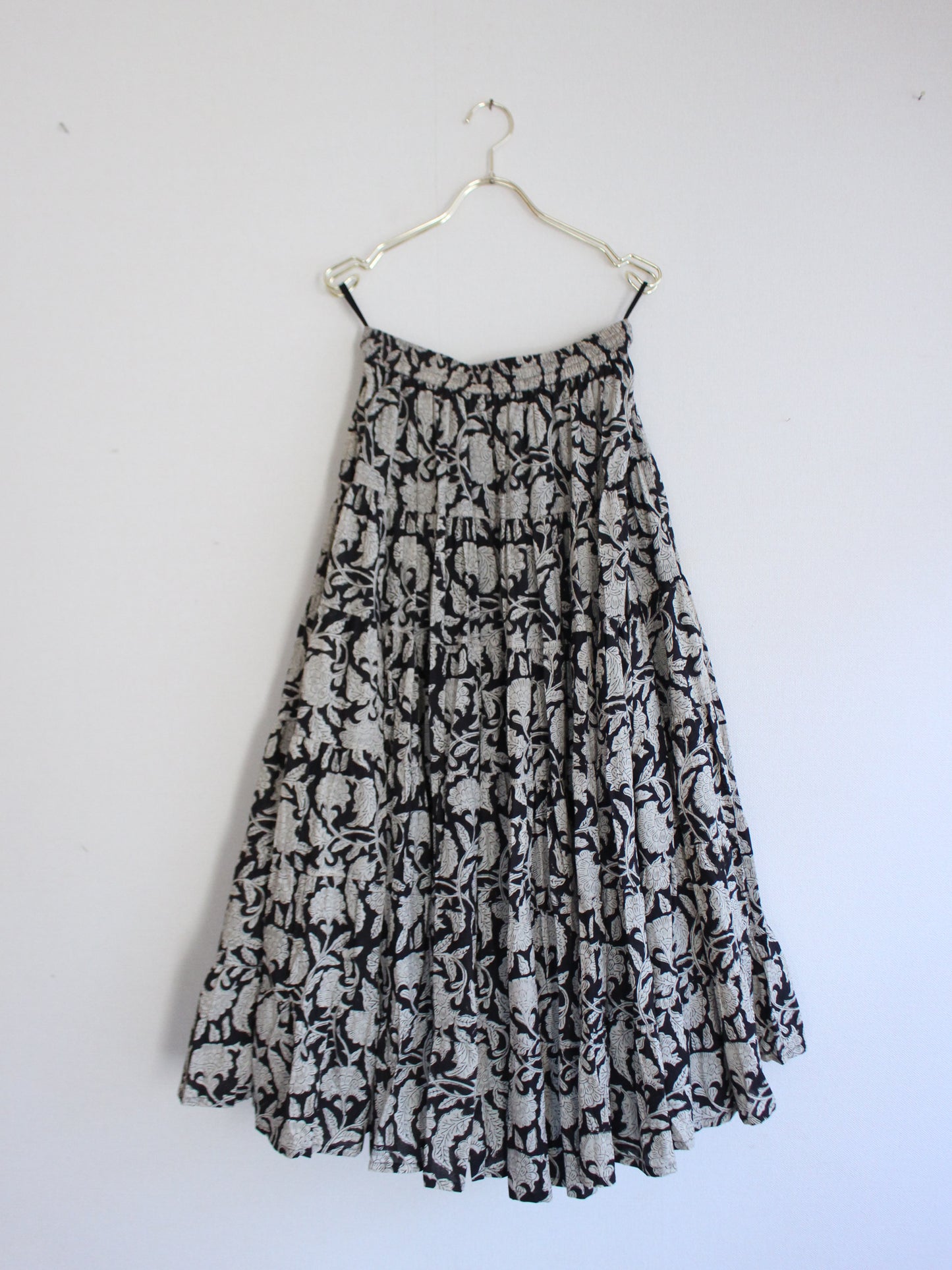 MAJESTIC FLOW SKIRT【BLACK】