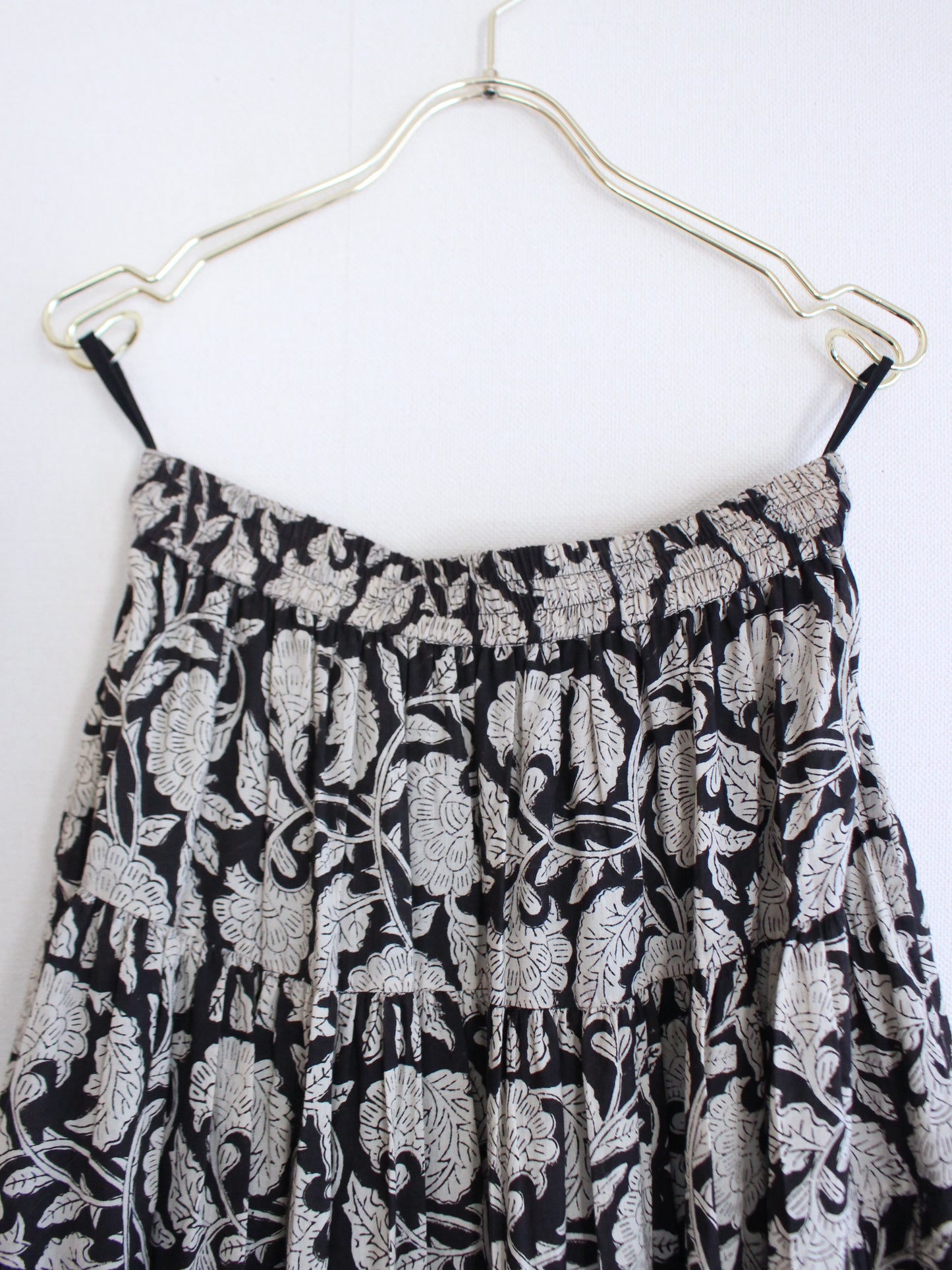 MAJESTIC FLOW SKIRT【BLACK】