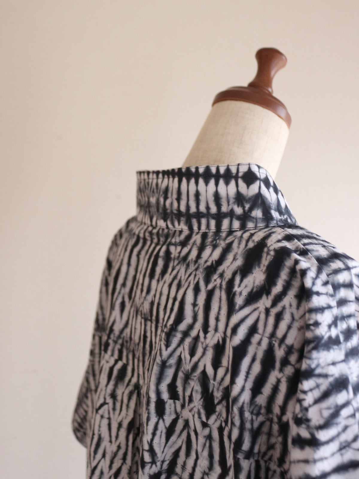 【COMING SOON】SHIBORI カフタン ブラック
